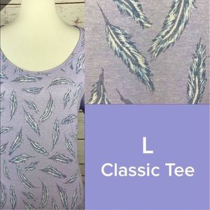 NEW•L•LuLaRoe Lilac & Gray Feathers Classic Tee
